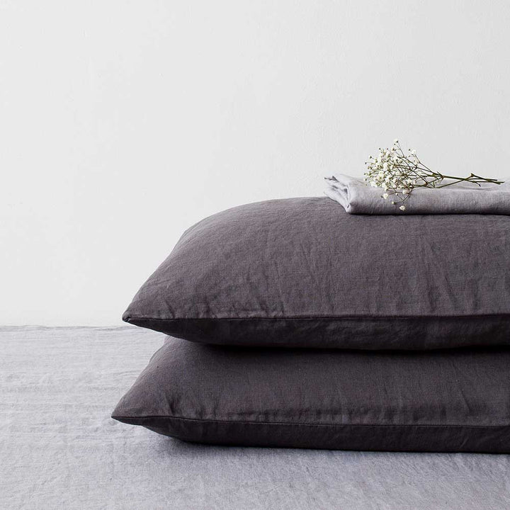 Linen Tales Kopfkissenbezug Leine Dark Grey dunkelgrau 40x80 80x80 nordery