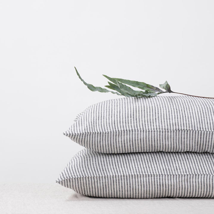 Linen Tales Kissenbezug thin black stripes gestreift Leinen nordery