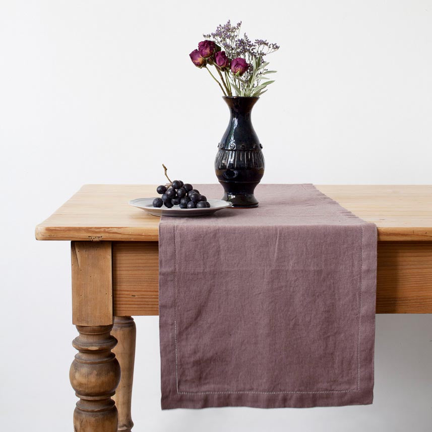 Linen Tales Leinen Tischdecke Tischlaeufer Ashes of Roses lavendel nordery