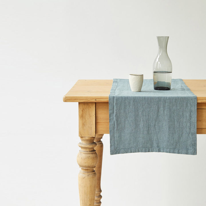 Linen Tales Leinen Tischdecke Tischlaeufer Blue Fog nebelblau nordery
