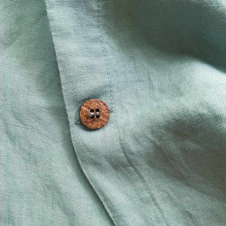 Leinen Kopfkissenbezug JOAN - Graugrün Knopfverschluss Detail